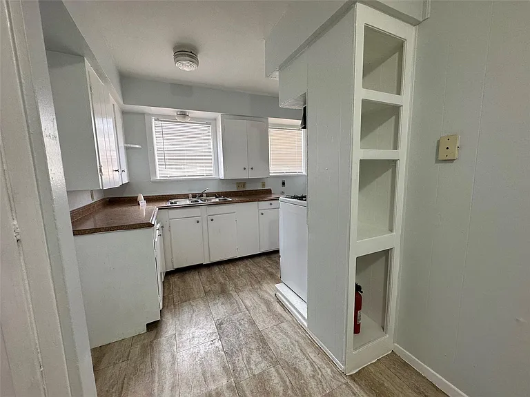 4624 Clay St — Photo 6