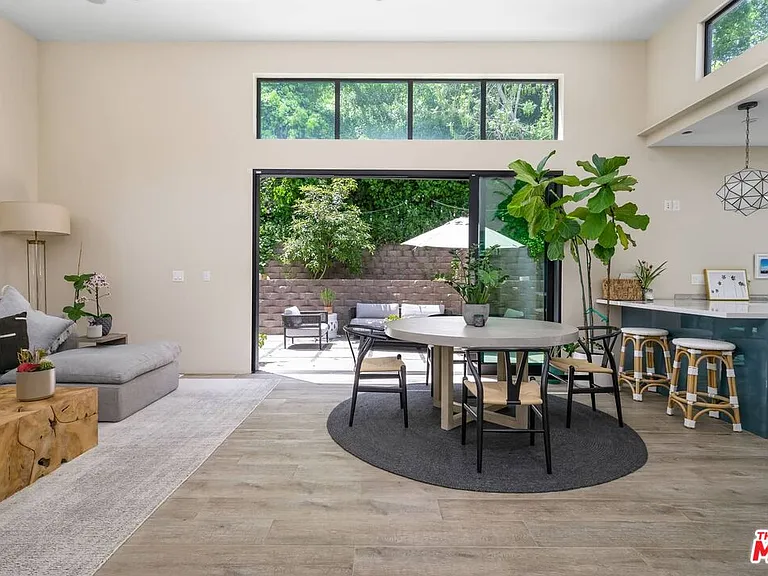 939 N Beverly Glen Blvd — Photo 6