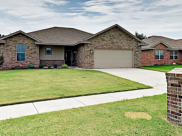 4617 Wagner Lake Dr, Yukon, OK 73099