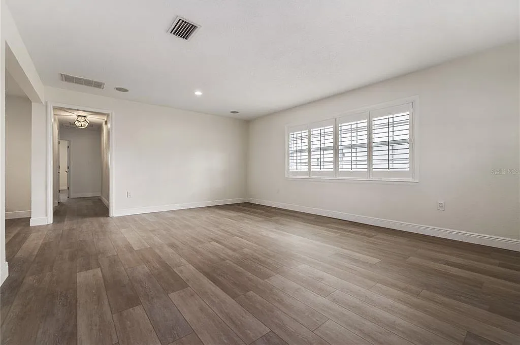 3 bed, 3.0 bath, 2173 sqft, $6,700 — Photo 4