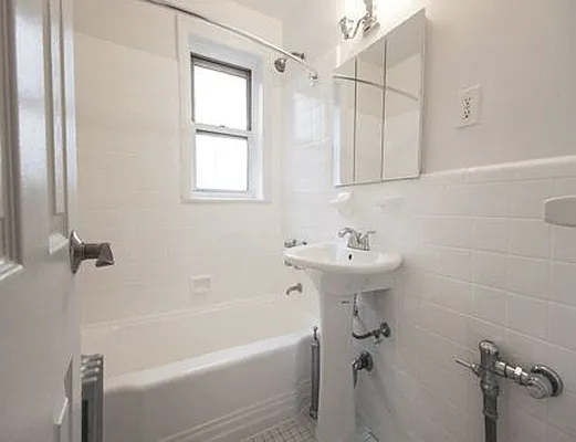 Rented by SW Queens Mezzanine | media 6