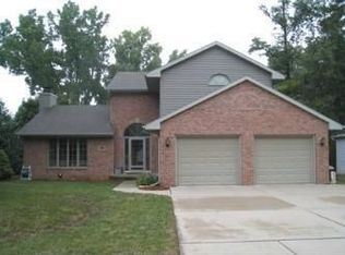 2705 Canyon Bluff Rd, Green Bay, WI 54302