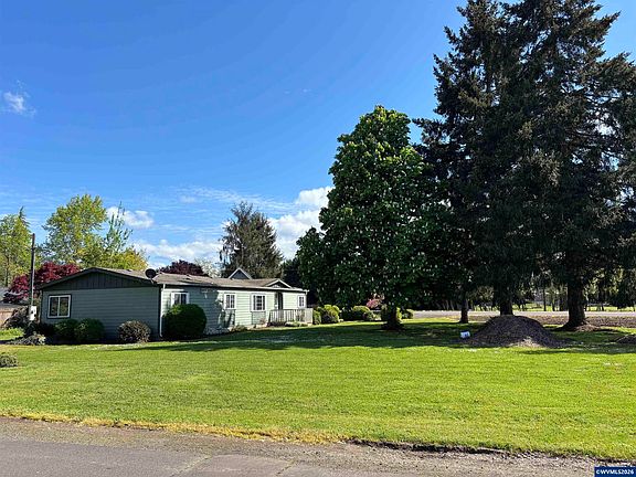 2nd image of 1028 Linn Way