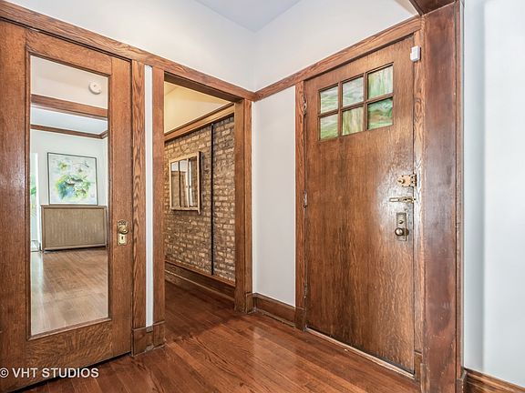 5th image of 3755 N Pine Grove Ave #1