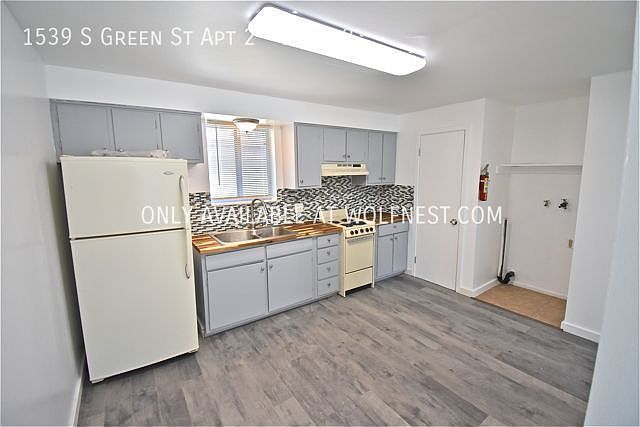 1st image of 1539 S Green St APT 2-1539-2
