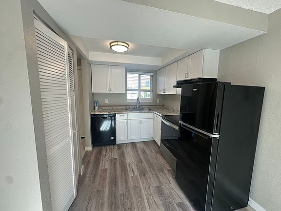 4th image of 4401 Saratoga Pl NE APT 8