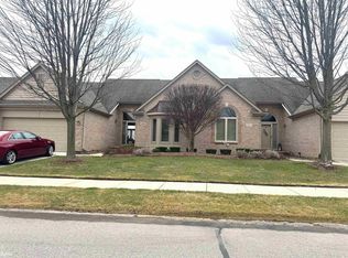20550 Columbia Dr, Macomb, MI 48044