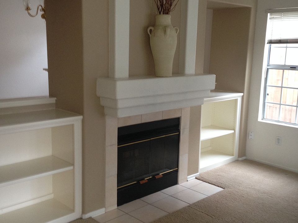 2nd image of 1004 Foxcroft Ln