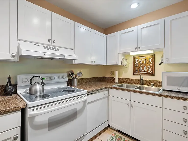 4229 Rock Creek Rd — Photo 2