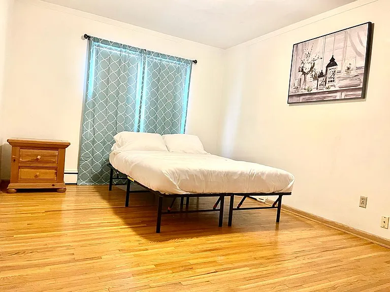 224 2nd Ave S #1 — Photo 4