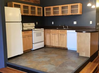 220-224 E 4th St #201, Waterloo, IA 50703