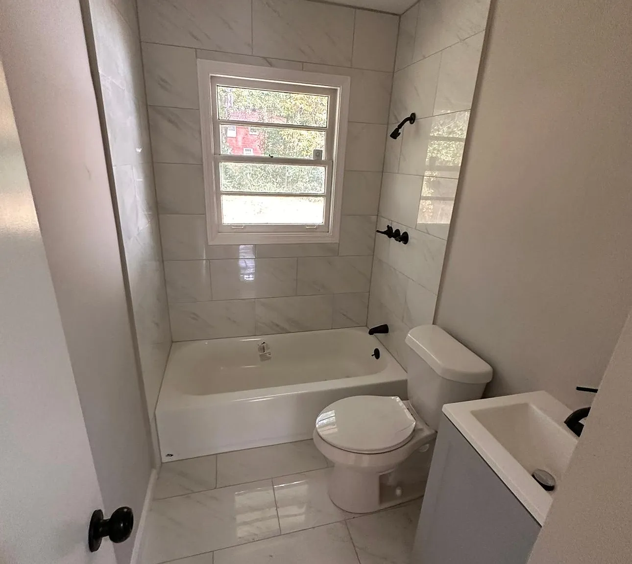 3 bed, 1200 sqft, $2,200 — Photo 3