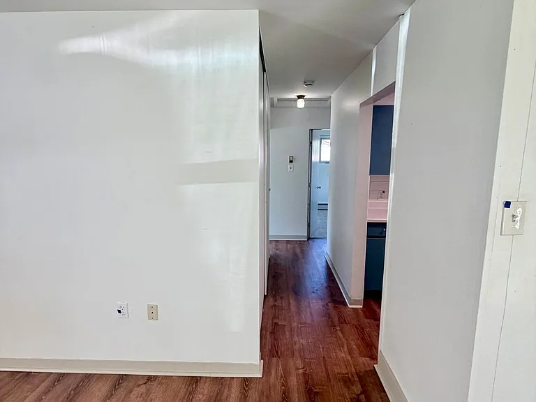 6225 Hollow Dr — Photo 20