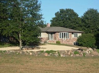 808 Bremer Rd, Waverly, IA 50677