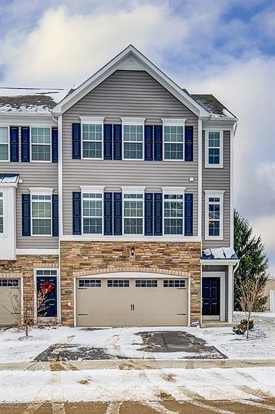 1st image of 237 Eagle Dr