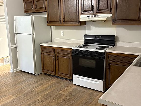 3rd image of 3520 Park Row Dr APT 7