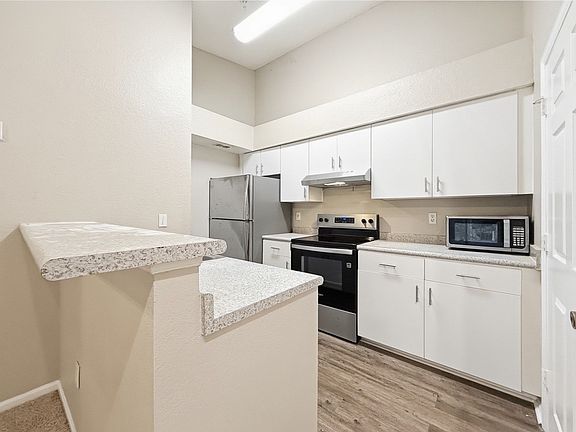 4th image of 5112 Park Central Dr APT 631