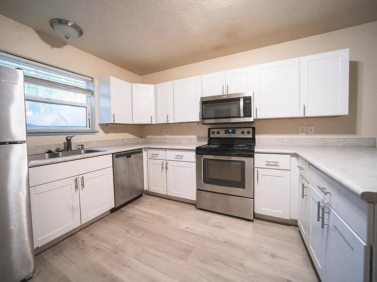 1380 Quince St — Photo 5