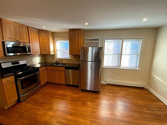 4th image of 2546 N Laramie Ave APT 3F