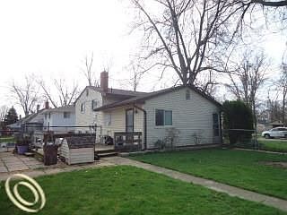 4th image of 33566 Bock St