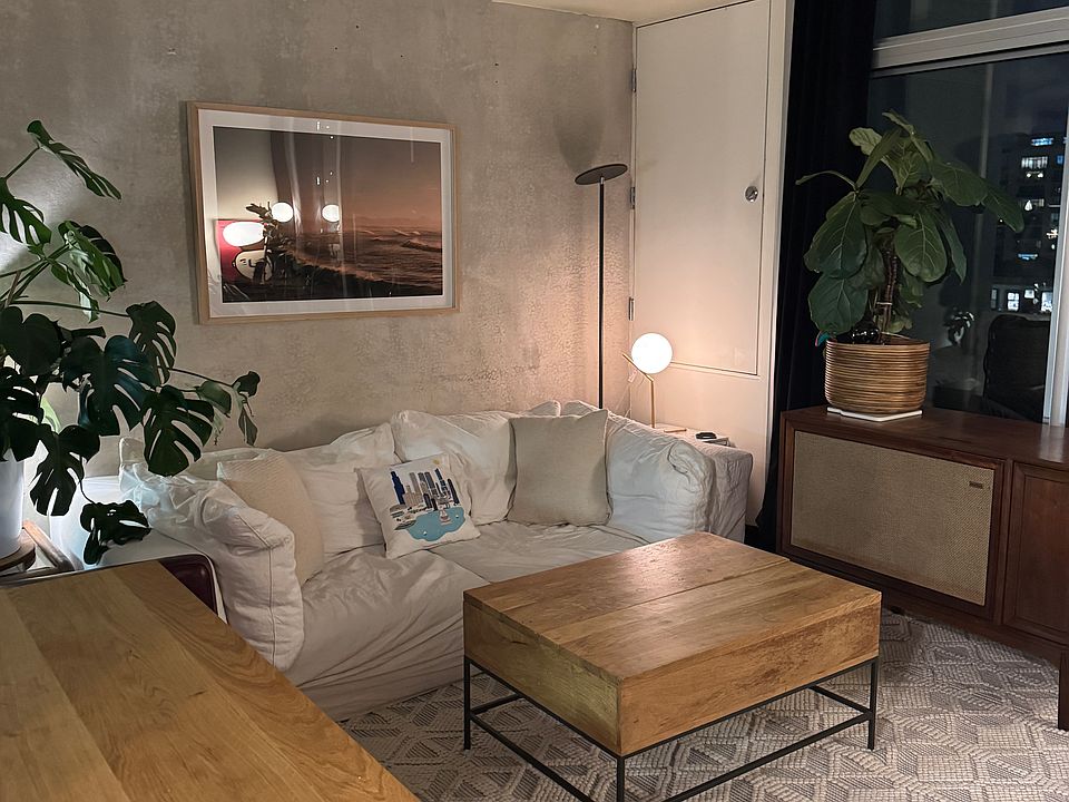 1st image of 630 N Franklin St APT 1014