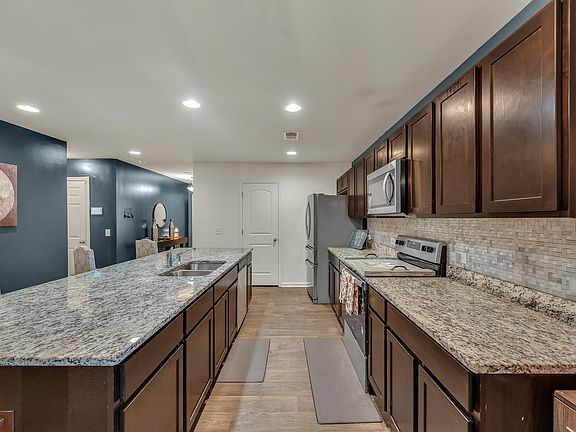 4th image of 108 Rockingham Way