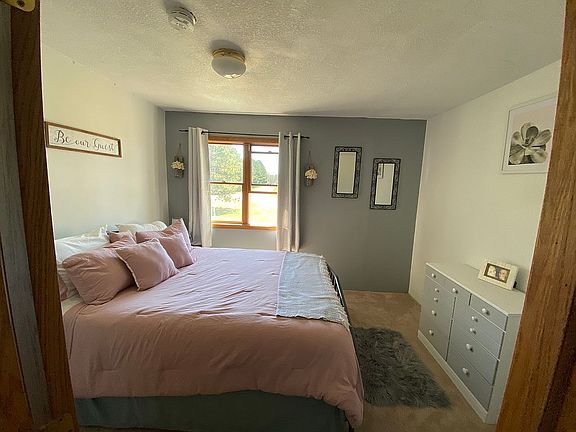 5th image of 5441 240th Ln NW