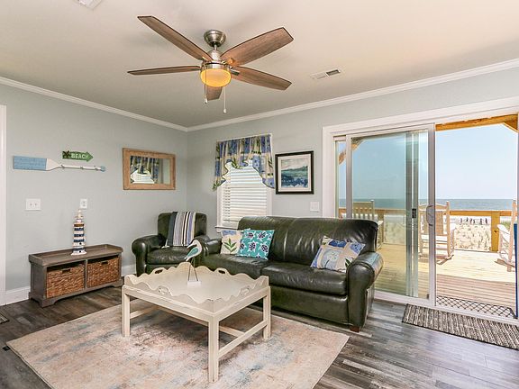 3rd image of 2613 E Beach Dr