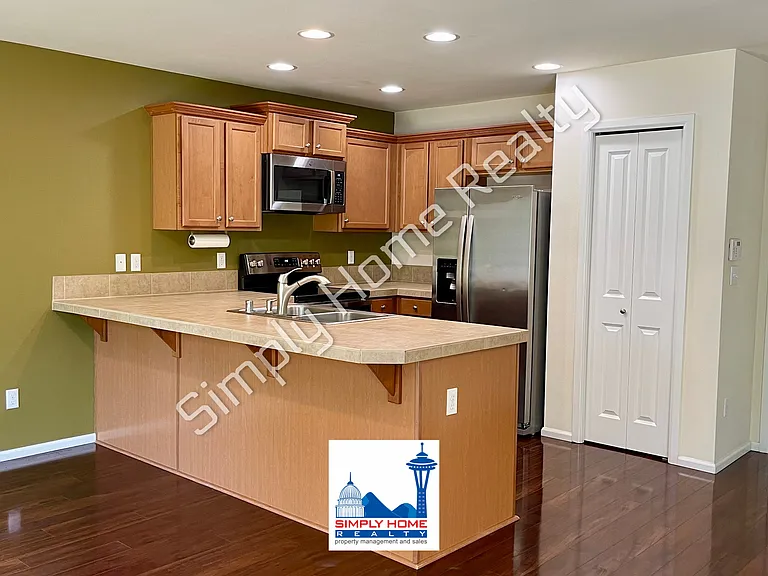 8715 Madrid St NE — Photo 5