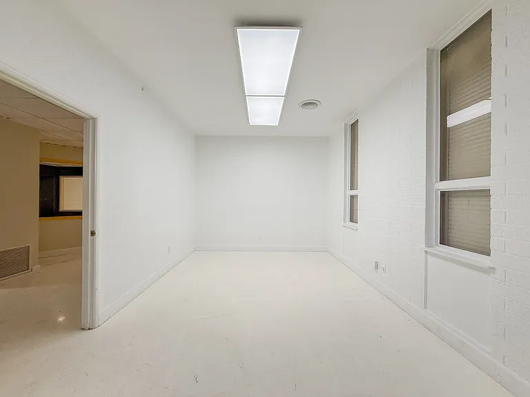 1029 N Central Ave — Photo 16