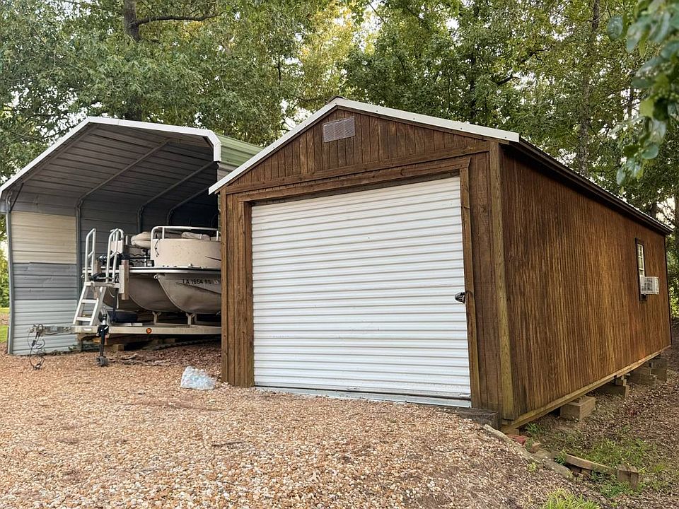 2nd image of 76 Ivy Ln
