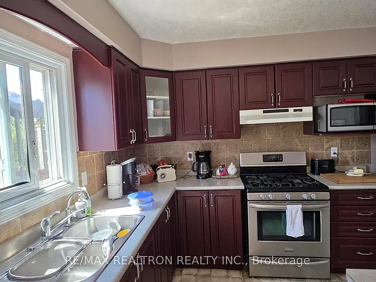 123 Westmeadow Dr — Photo 10