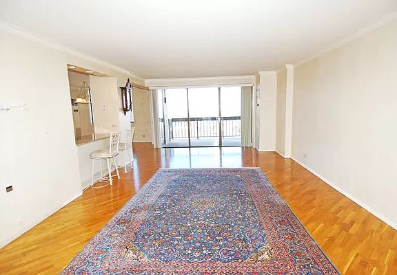 3rd image of 27110 Grand Central Pkwy APT 27H