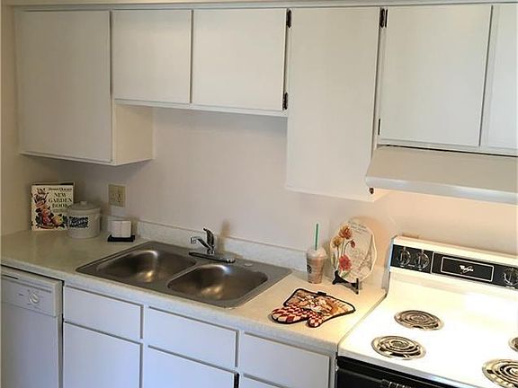 2nd image of 77 Atterbury Blvd #77213