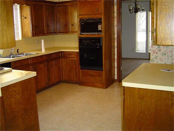 5th image of 4807 Spanish Oak Dr