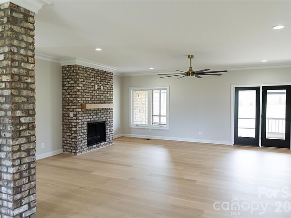 4th image of 2935 Tavistock Ln