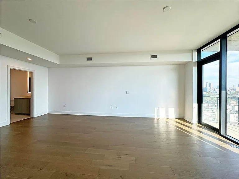 788 W Marietta St #1107 — Photo 6