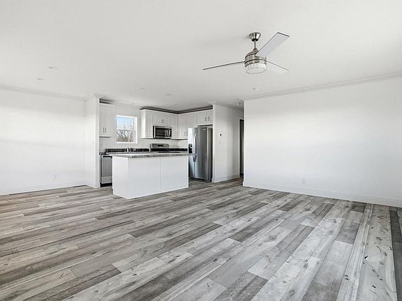 5th image of 172 Adams Ave