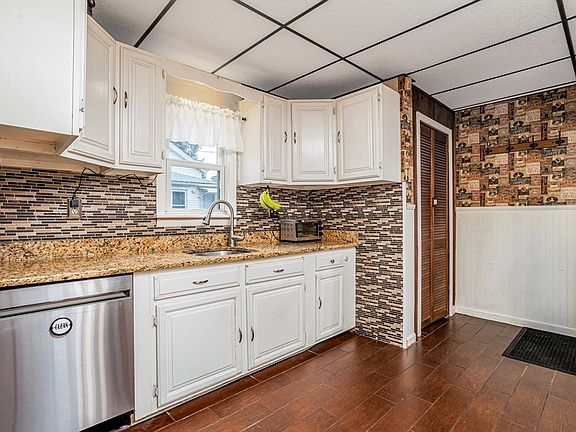 3rd image of 663 Millbury St