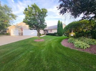 545 Country Ln #16, Cambridge, WI 53523