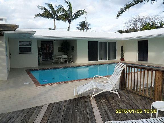 3rd image of 2246 NE 20th St