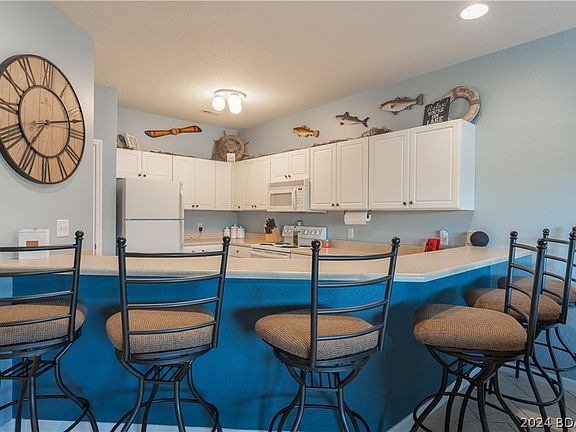 4th image of 309 Bristol Bay Dr #4B