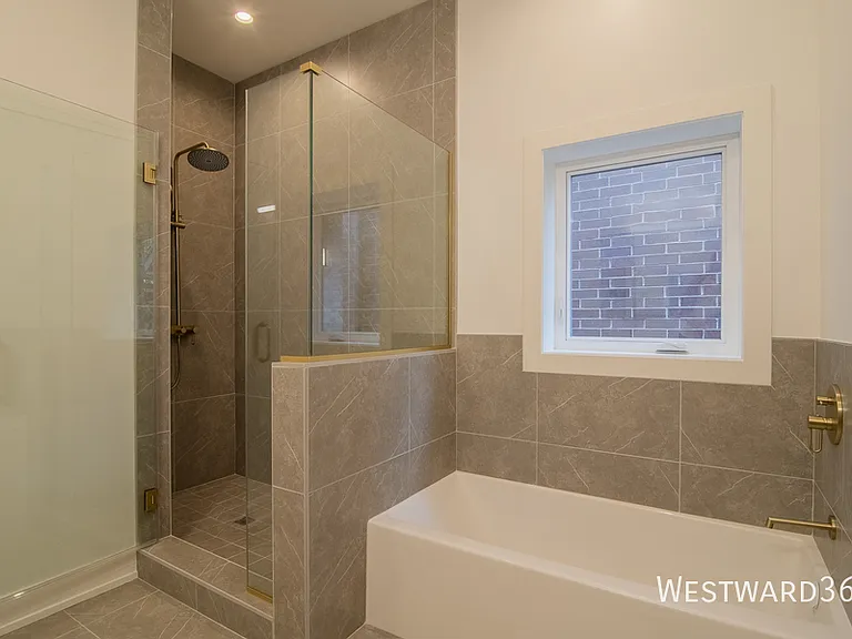 2046 W Washington Blvd #3 — Photo 15