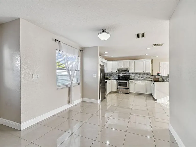 12252 Eldon Dr — Photo 36
