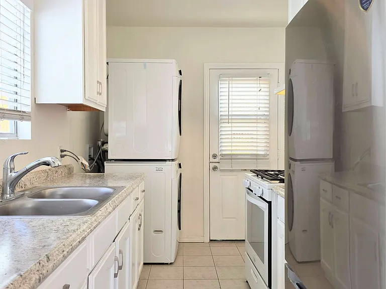 2415 Arizona Ave #2419 — Photo 3