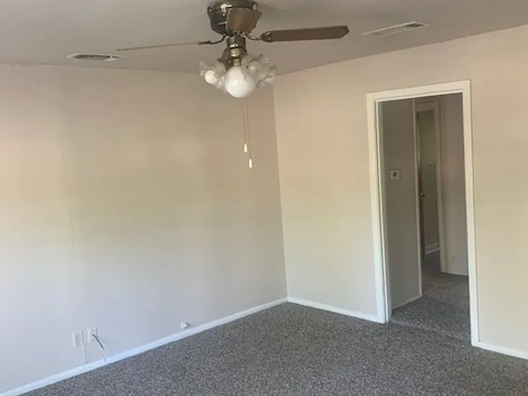 4115 Morrison St — Photo 2