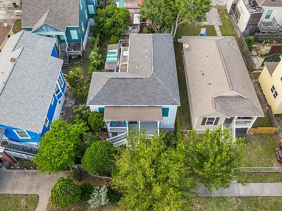 2nd image of 1312 Avenue L