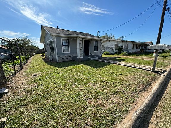 2nd image of 205 E Viggie St