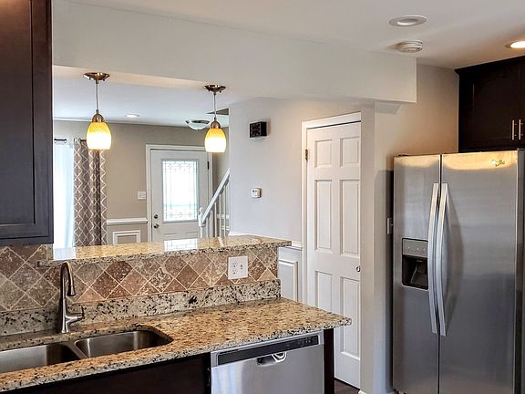 4th image of 13 S Waiola Ave #9