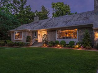 9 Paddington Cir, Bronxville, NY 10708